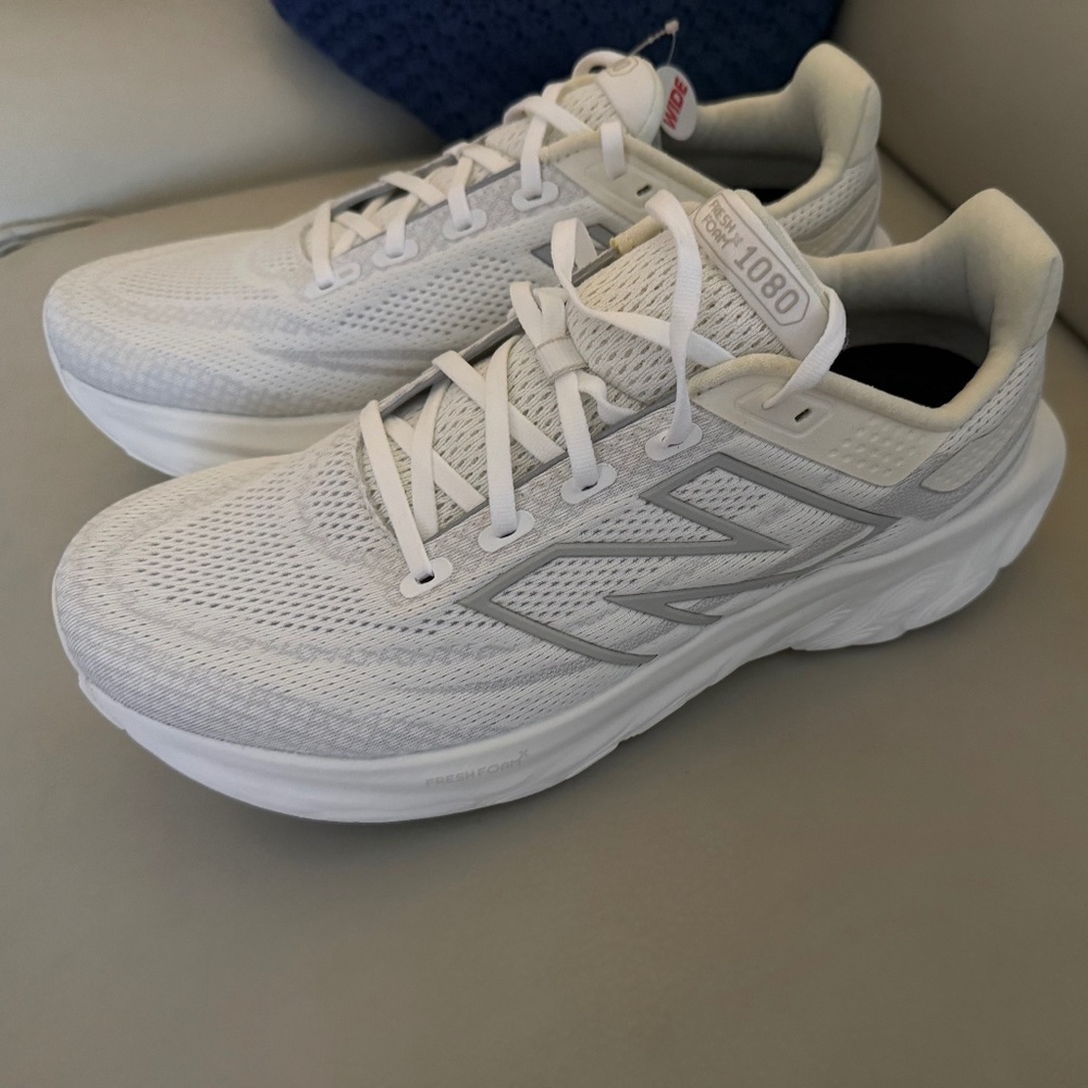 NWT Men’s New Balance Sneakers